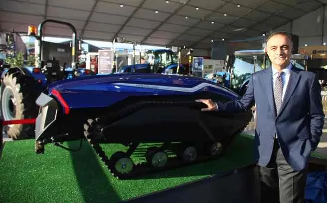 New Holland Üç Yeni Traktörü ve Otonom Tarım Robotları görücüye çıkıyor