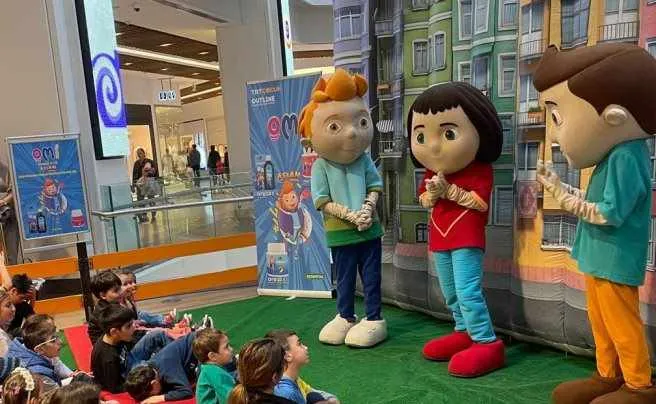 Aslan Buluşçu balık yağını çocuklara sevdiriyor