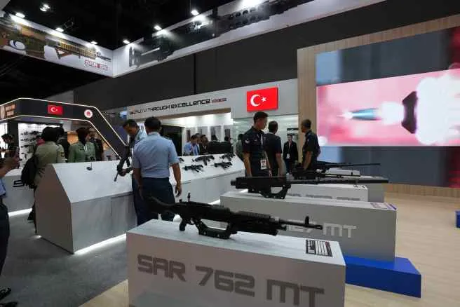 SARSILMAZ Asya pazarını “Makineli Tüfekleri” ile zorluyor