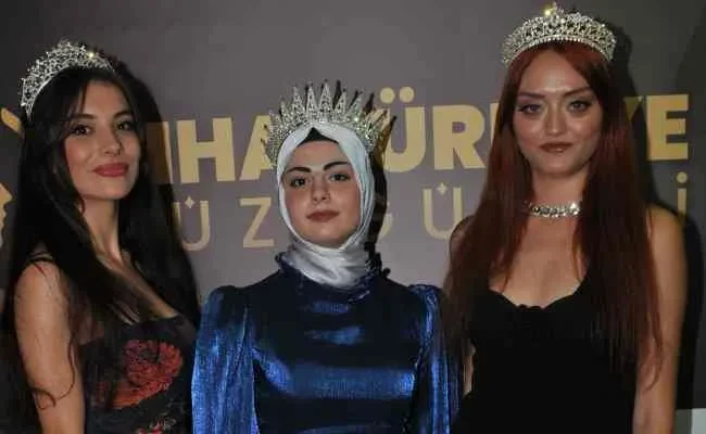 Tuğba Çinkaya Türkiye Yüz Güzeli seçildi