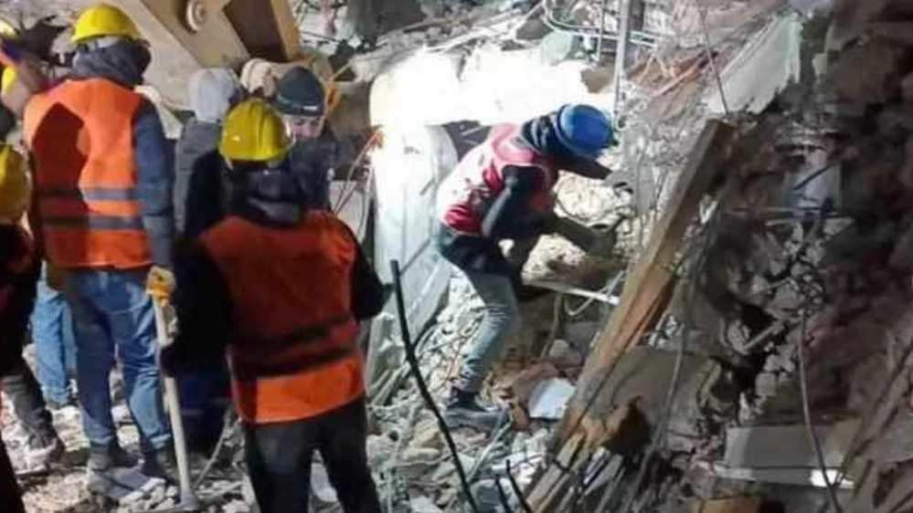 Met Gün deprem bölgesine Hızır gibi yetişti